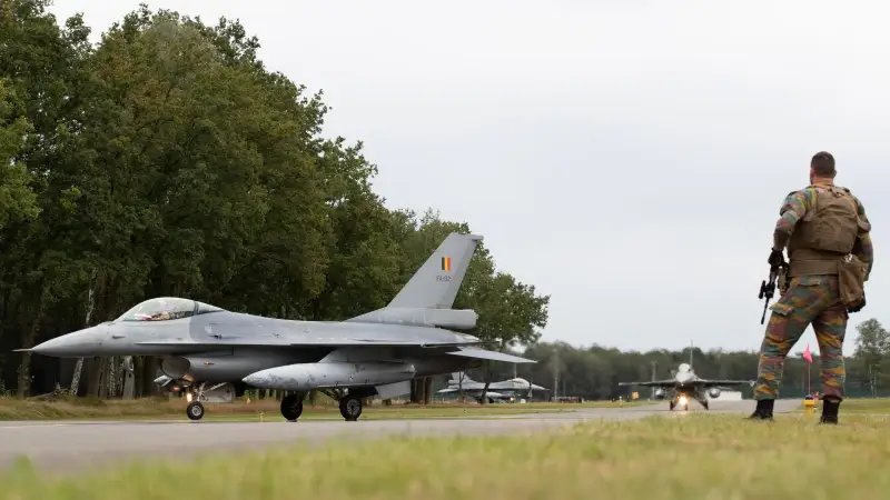 Hoofdafbeelding voor artikel Drone gespot boven militaire…