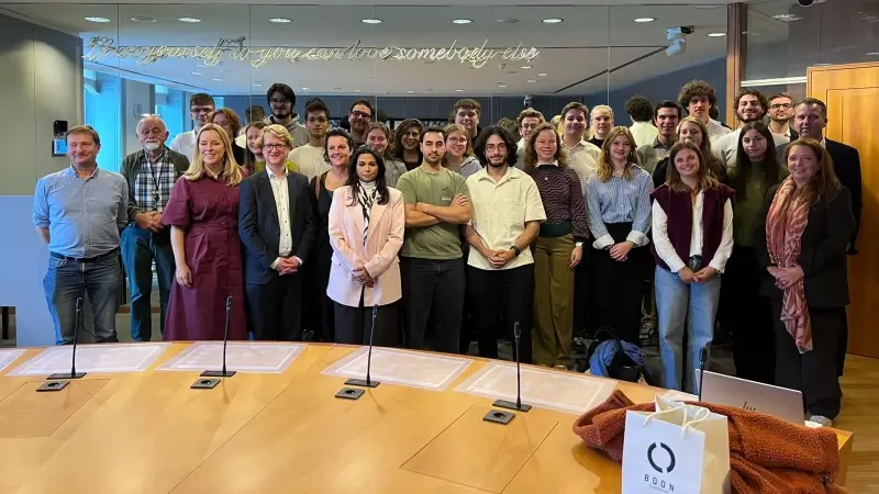 Hoofdafbeelding voor artikel Limburgse studenten gaan in…