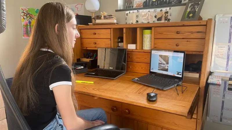 Hoofdafbeelding voor artikel Hanne (16) volgt halftijds…