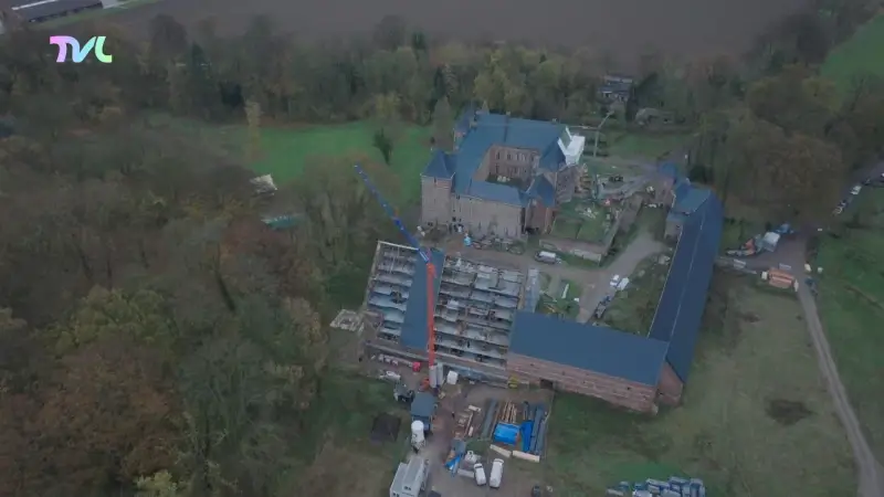 Dak historische tiendenschuur op kasteeldomein Heers wordt gerestaureerd