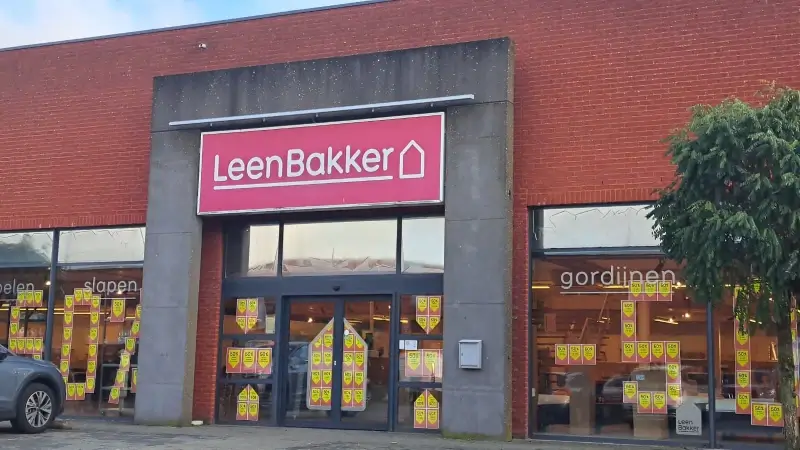 Hoofdafbeelding voor artikel Leen Bakker moet deuren sluiten,…