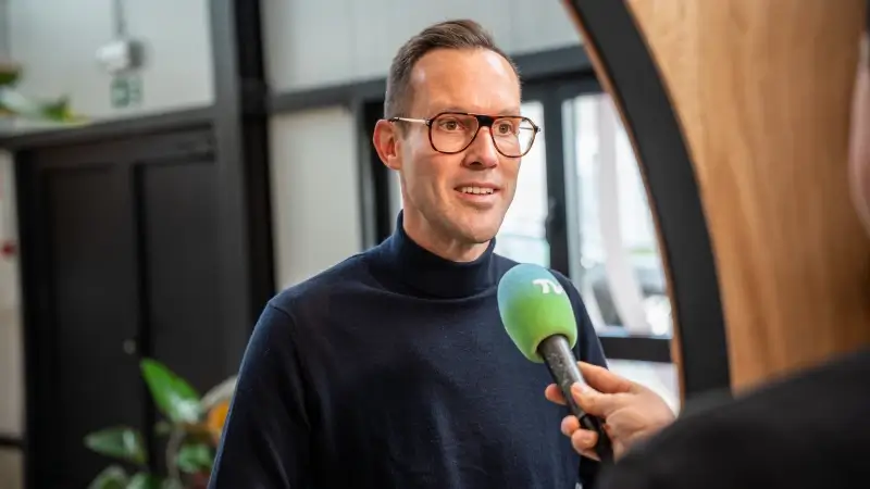 Hoofdafbeelding voor artikel Minister Beenders start nieuw…