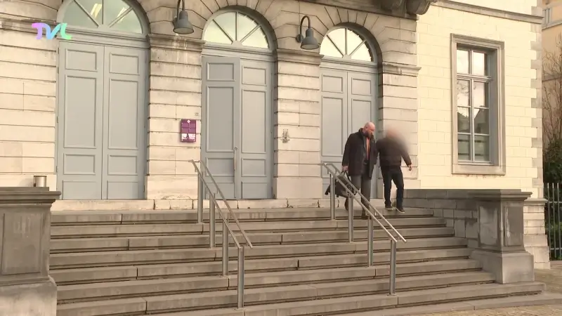 Hoofdafbeelding voor artikel Drugsproces opnieuw uitgesteld:…