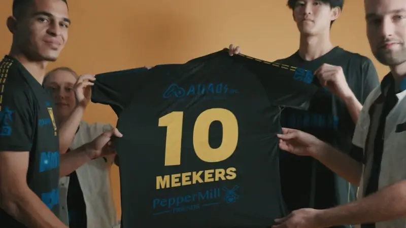 Hoofdafbeelding voor artikel Met uniek shirt eert STVV…