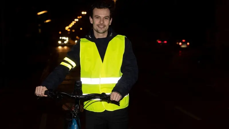 Hoofdafbeelding voor artikel 1 op 4 fietsers en steppers…