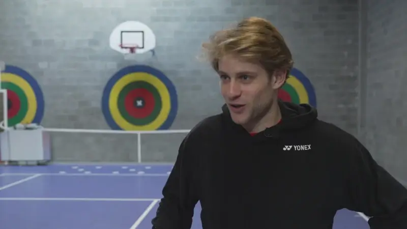 Hoofdafbeelding voor artikel Zizou Bergs laat zijn ogen…