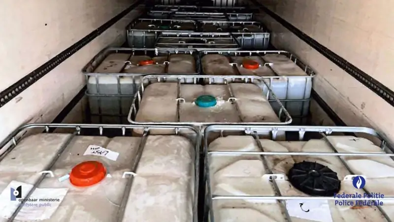 Hoofdafbeelding voor artikel Politie ontdekt 20.000 liter…