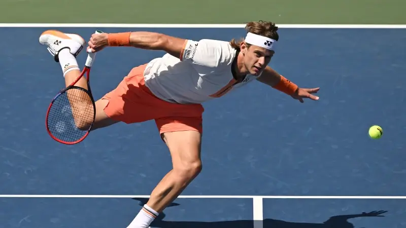 Hoofdafbeelding voor artikel Limburgse tennissers blikken…