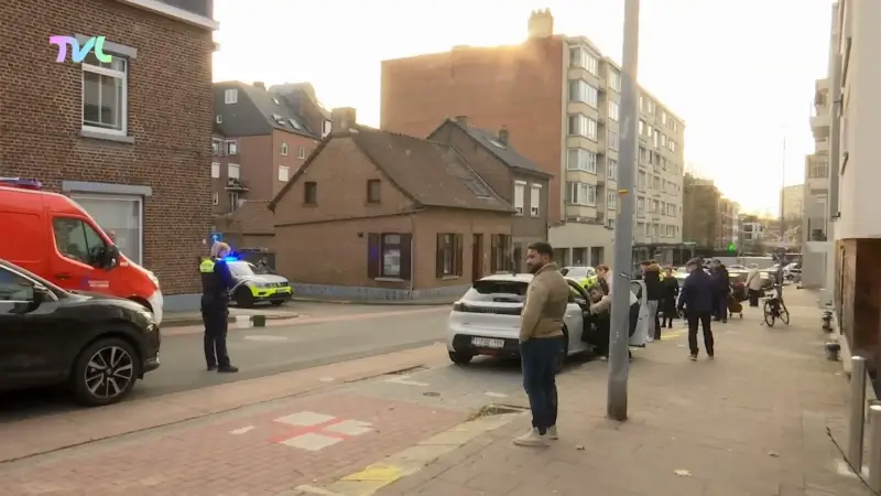 Hoofdafbeelding voor artikel 83-jarige fietser levensgevaarlijk…