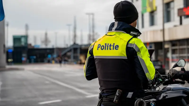 Hoofdafbeelding voor artikel Inspecteur gewond na achtervolging…