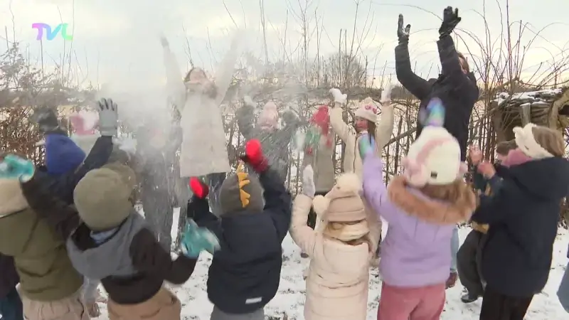 Hoofdafbeelding voor artikel Sneeuwpret op eerste schooldag…