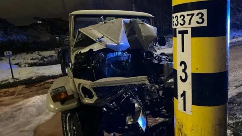 Hoofdafbeelding voor artikel Bestuurder zwaargewond na…