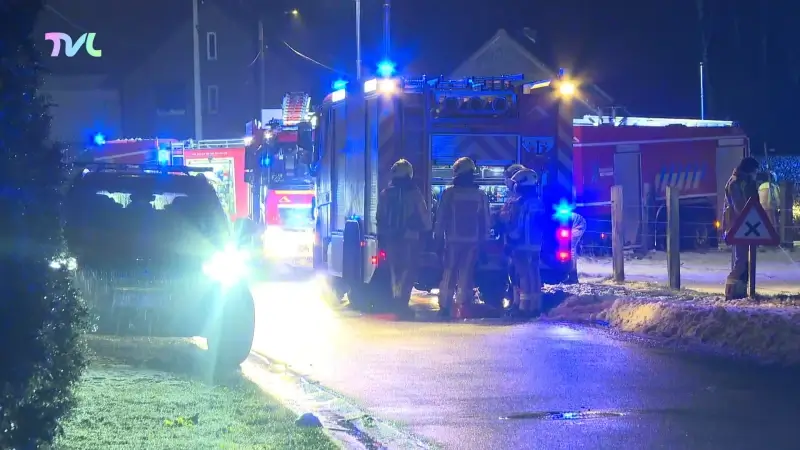 Hoofdafbeelding voor artikel Zware brand in loods achter…