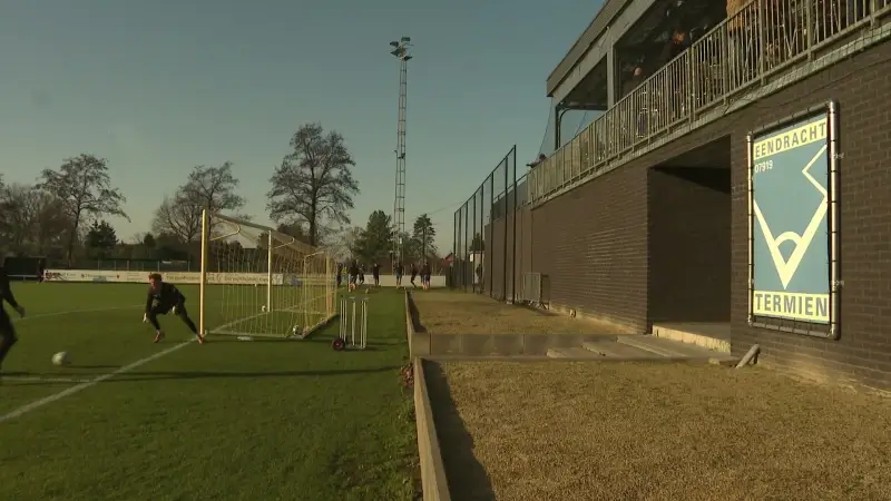 Hoofdafbeelding voor artikel Eendracht Termien stuurt Jong…