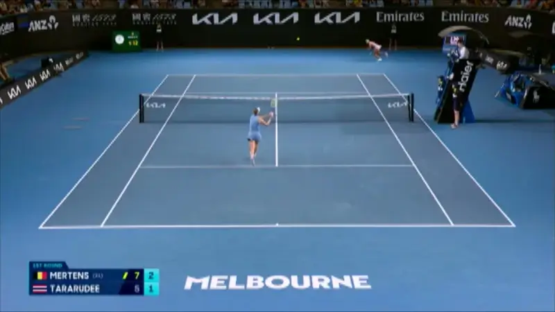 Hoofdafbeelding voor artikel Elise Mertens plaatst zich…