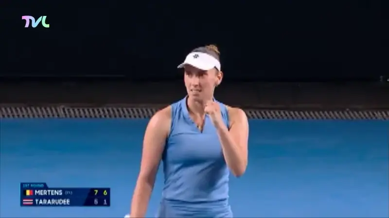 Hoofdafbeelding voor artikel Elise Mertens plaatst zich…