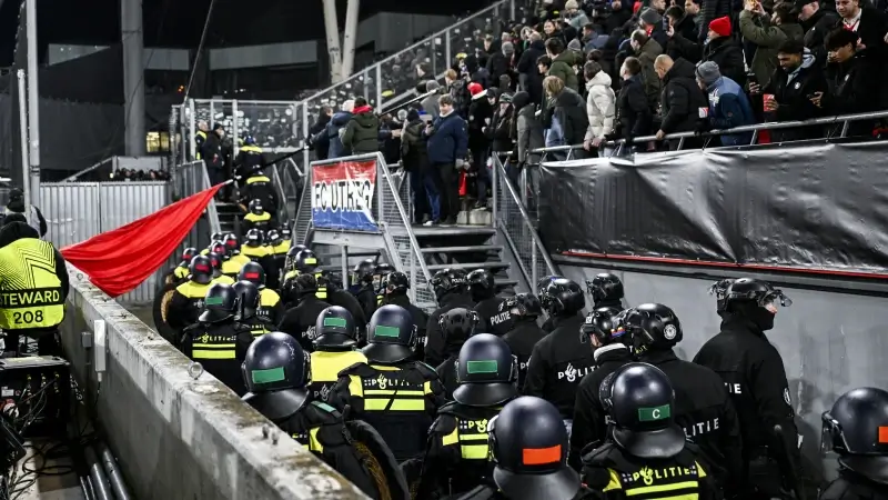 Hoofdafbeelding voor artikel Genk supporters overwegen…