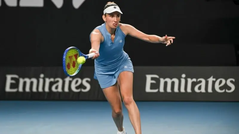 Hoofdafbeelding voor artikel Elise Mertens plaatst zich…