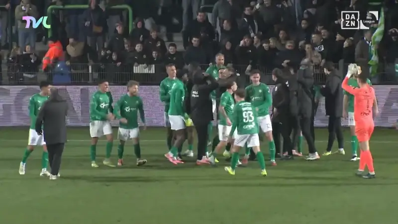 Hoofdafbeelding voor artikel Lommel pakt 18 op 18 na late…