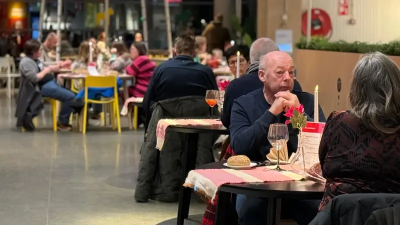 Hoofdafbeelding voor artikel IKEA ontvangt bezoekers voor…