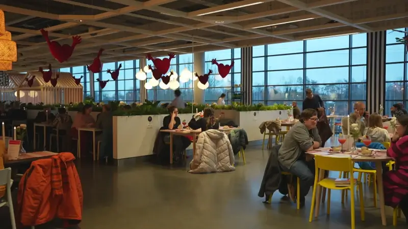 Hoofdafbeelding voor artikel IKEA ontvangt bezoekers voor…