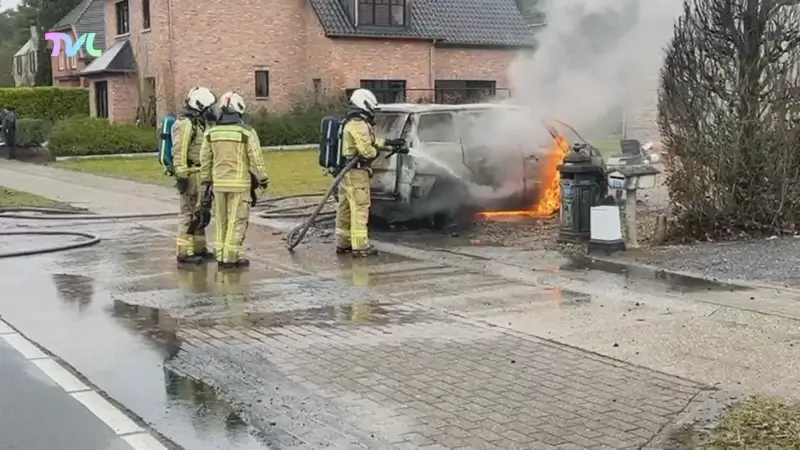 Hoofdafbeelding voor artikel Auto brandt uit in Zutendaal
