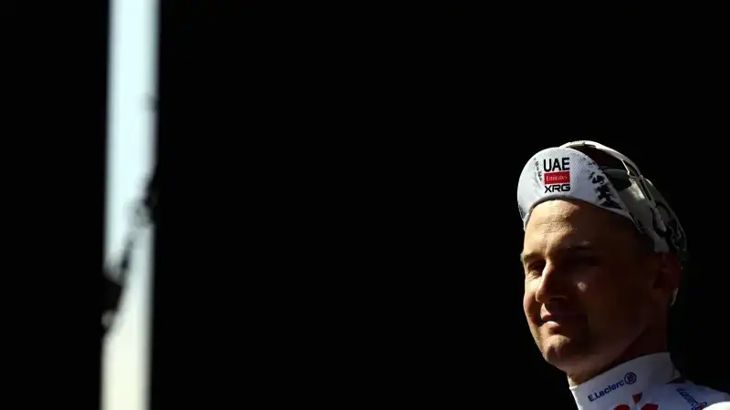 Hoofdafbeelding voor artikel Truienaar Tim Wellens wint…