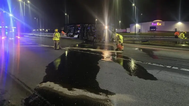 Hoofdafbeelding voor artikel Gekantelde vrachtwagen: E314…