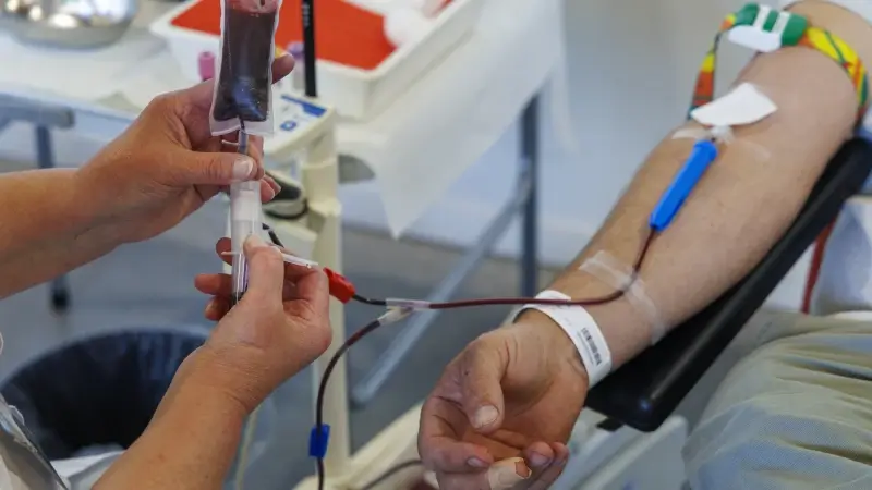 Hoofdafbeelding voor artikel Plasma-donoren gezocht om…