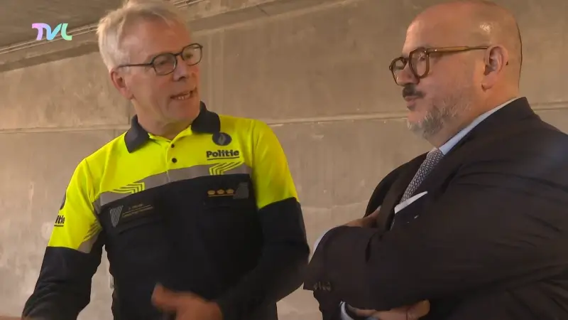 Hoofdafbeelding voor artikel Minister van Binnenlandse…