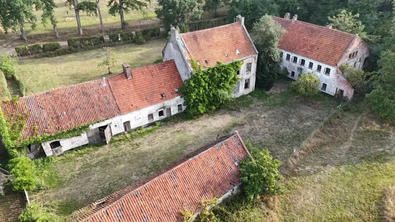 Herstelwerken aan herenhuis Hobos in Pelt moeten verder verval voorkomen