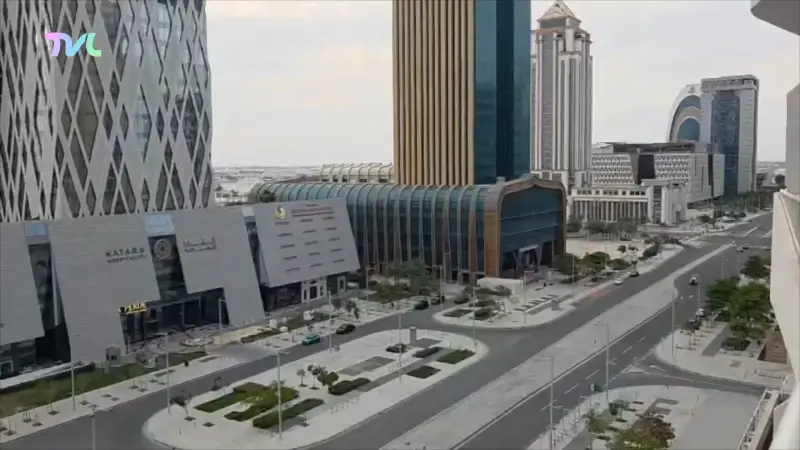 Hoofdafbeelding voor artikel Explosies en lege straten:…