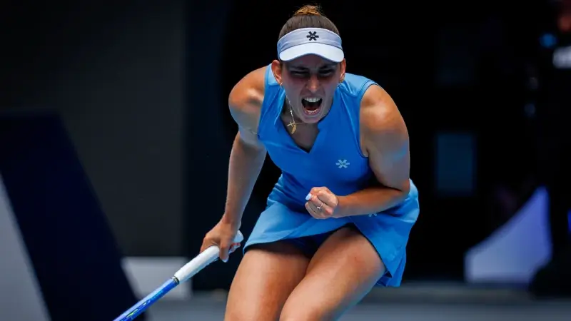 Hoofdafbeelding voor artikel Elise Mertens opent Indian…