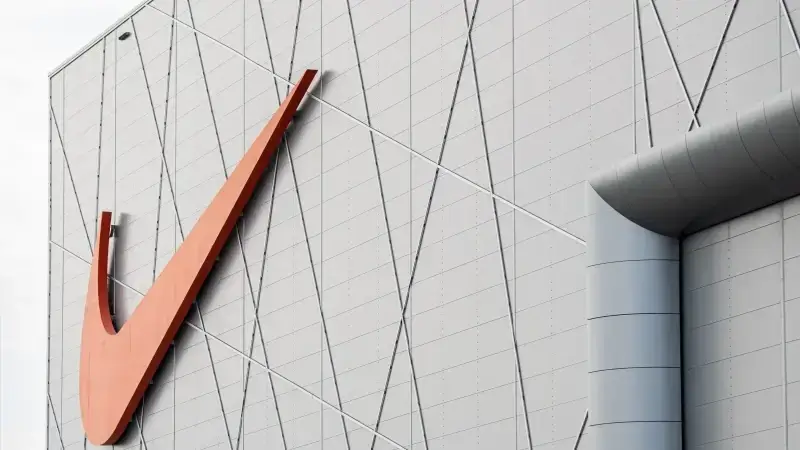 Hoofdafbeelding voor artikel Nike wil 411 banen schrappen…