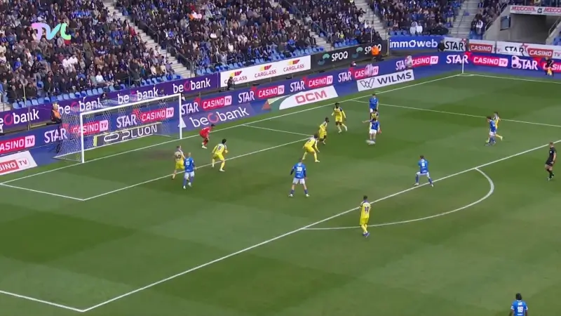 Hoofdafbeelding voor artikel Genk-talent Mirisola duwt…