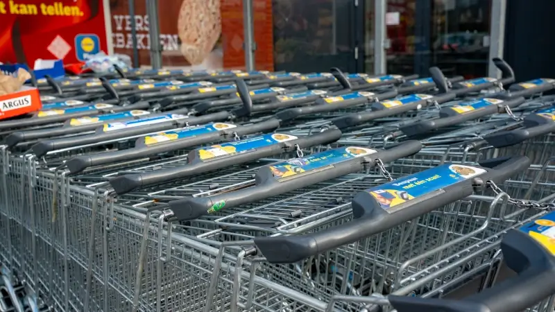 Hoofdafbeelding voor artikel Lidl bekijkt zondagsopening…