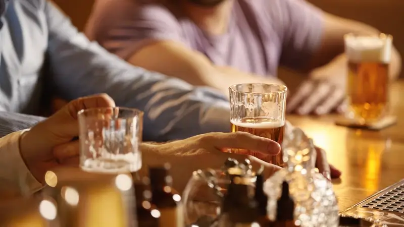 Hoofdafbeelding voor artikel Studenten drinken minder,…