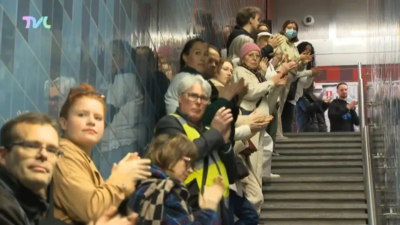 Hoofdafbeelding voor artikel Menselijke ketting ter herdenking…