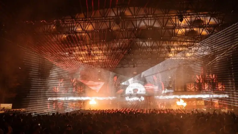 Hoofdafbeelding voor artikel Meer dan veertig festivalgangers…