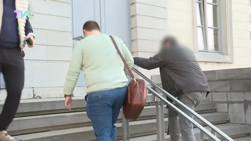 Hoofdafbeelding voor artikel Ex-rijkswachter ontkent kopstuk…