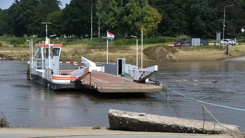 Hoofdafbeelding voor artikel Veerpontjes over de Maas beleven…