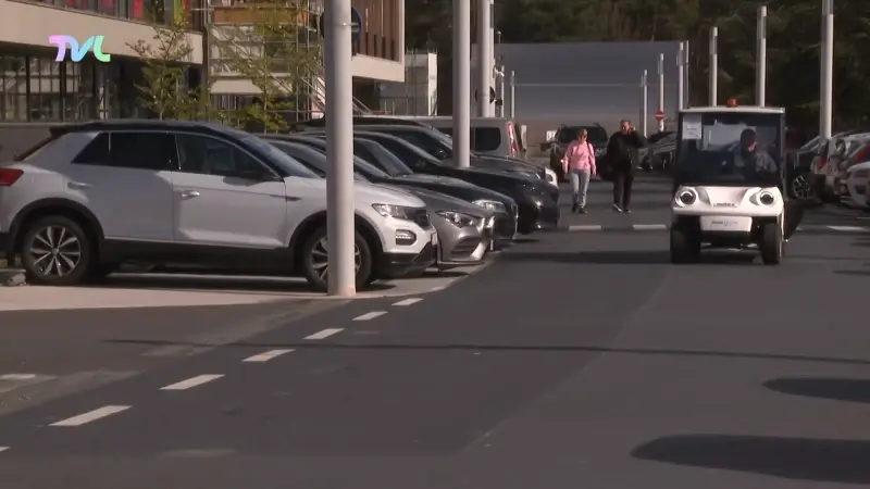 Hoofdafbeelding voor artikel Golfkarretje brengt pati&euml;nten…