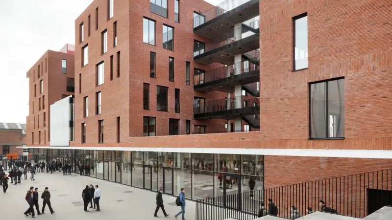 Hoofdafbeelding voor artikel Einde van de scholenoorlog?:…