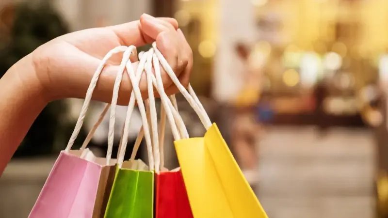 Hoofdafbeelding voor artikel Winkelstraat in het rood:…