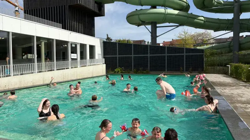 Hoofdafbeelding voor artikel Volle zwembaden met gebroken…