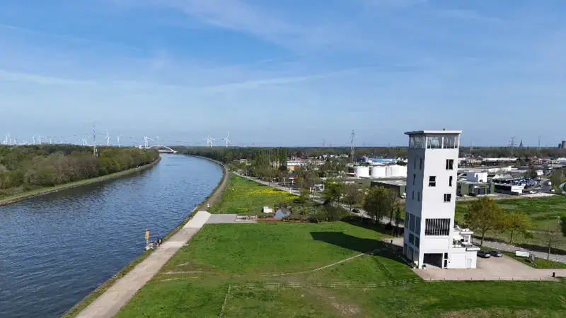 Voormalige cementtoren in Beringen wordt vakantiewoning