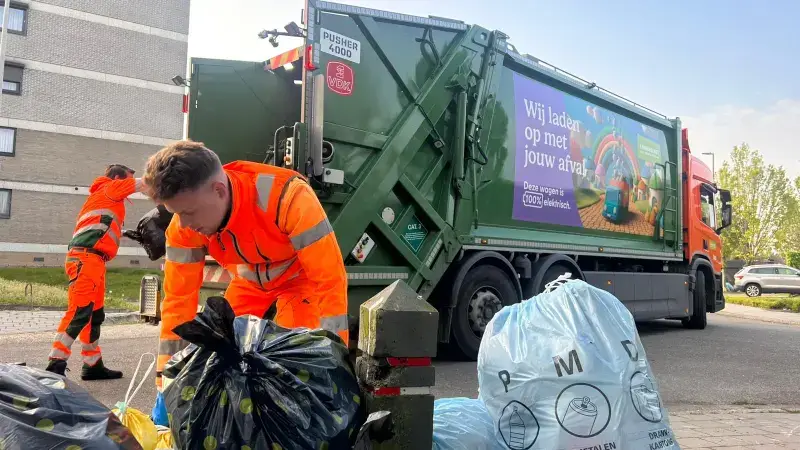 Hoofdafbeelding voor artikel Eerste afvalophalingen met…