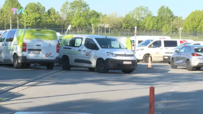 Hoofdafbeelding voor artikel Manager spreekt stakers toe…