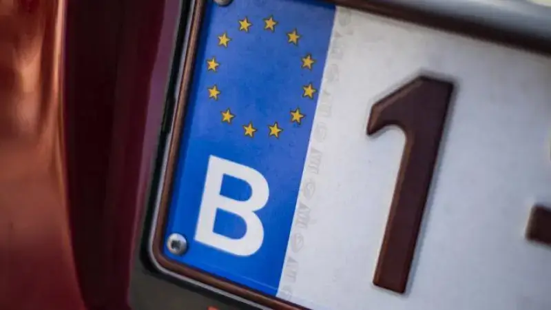 Hoofdafbeelding voor artikel Auto&rsquo;s geraken showroom niet…