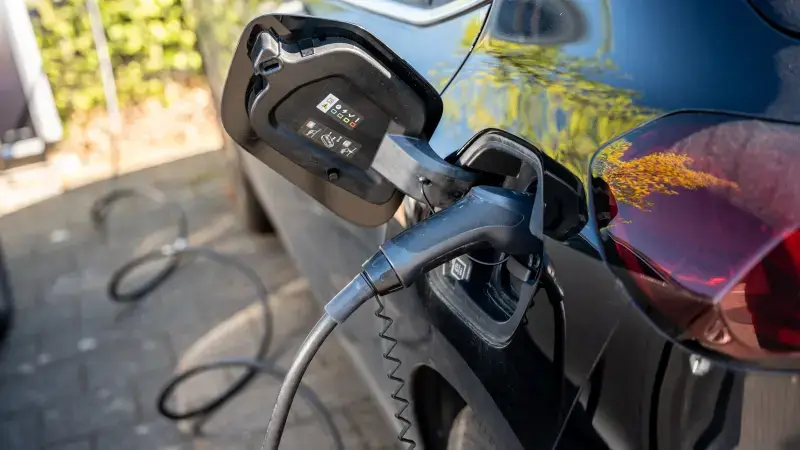 Hoofdafbeelding voor artikel 44 nieuwe publieke laadplaatsen…